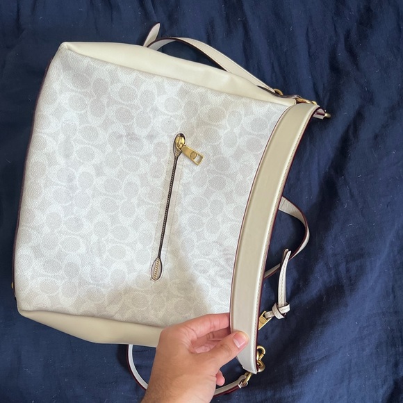 Coach - Picture 8 of 9